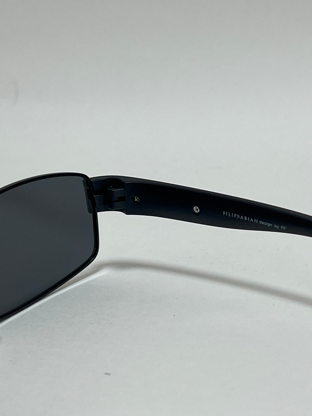 دسته فلزی نقرهای عینک آفتابی مردانه Filip Fabian شیک و مدرن