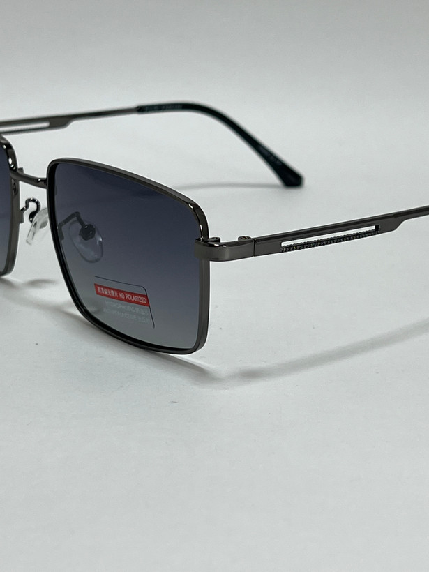 نمای نزدیک از فریم فلزی گرد عینک آفتابی مردانه فیلیپ فابین