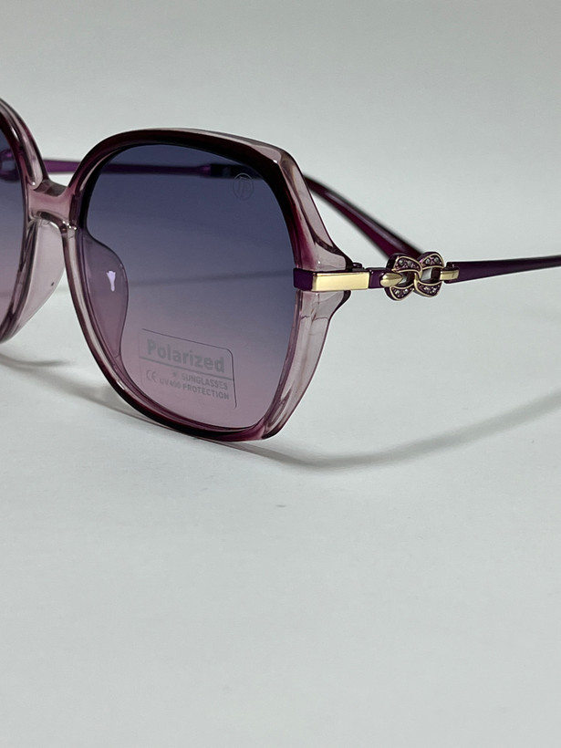 نمای نزدیک از فریم کرم عینک آفتابی زنانه فیلیپ فابین Filip Fabian شیک uv400