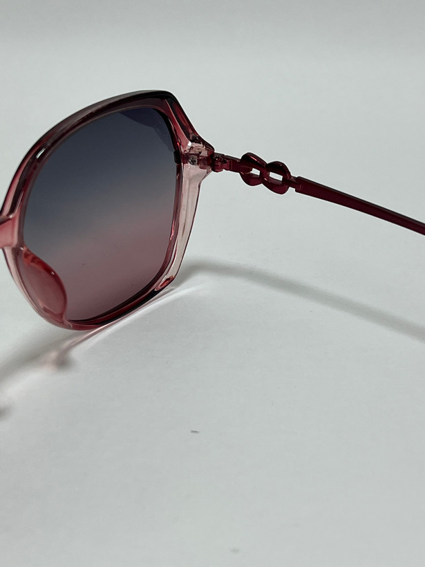 زاویه سه رخ عینک آفتابی زنانه کائوچو فیلیپ فابین Filip Fabian سفید شیک uv400