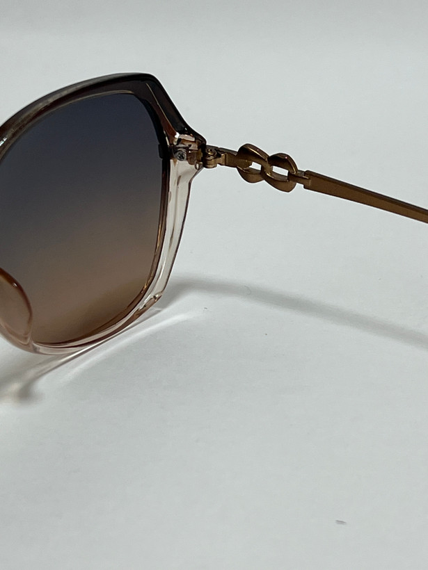 زاویه سه رخ عینک آفتابی زنانه کائوچو فیلیپ فابین Filip Fabian پلنگی شیک uv400