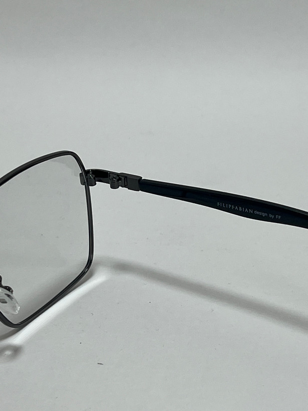 زاویه کناری فریم فلزی عینک فتوبلو فتوکرومیک بلوکات فیلیپ فابین Filip Fabian مشکی طلایی