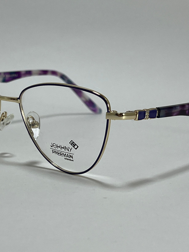 نمای نزدیک از پل بینی و پد عینک طبی زنانه جانی فریمن مدل اکو Johnny Freeman Eco