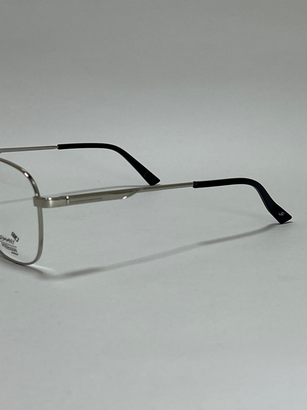 دسته فلزی منعطف و ظریف عینک طبی Johnny Freeman